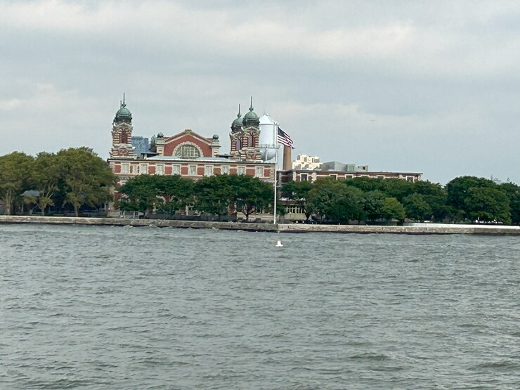 NY08042023090806